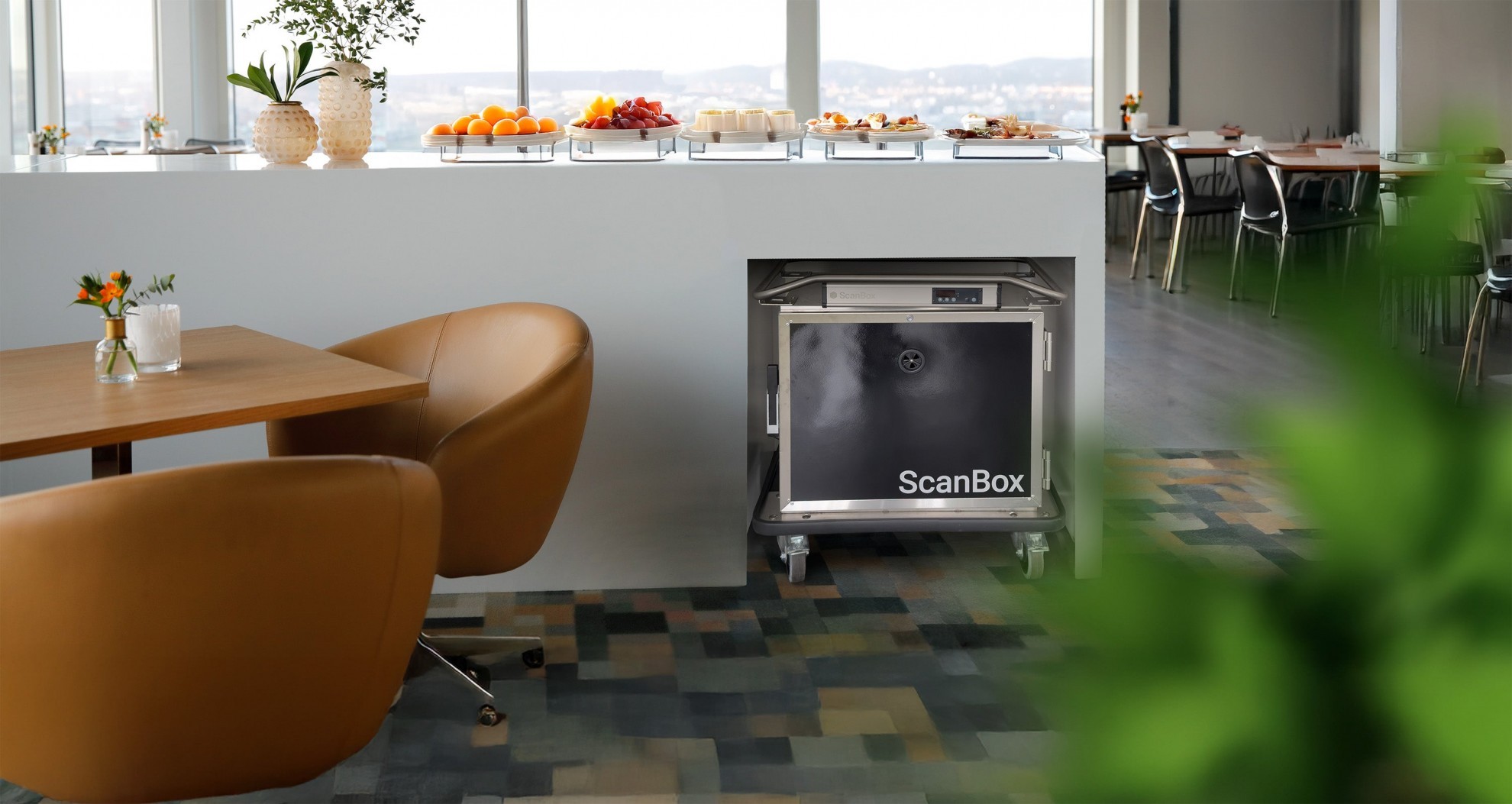 ScanBox 檯下型保溫保冷櫃 ScanBox Under Counter 嵌入自助餐檯下方使用情境