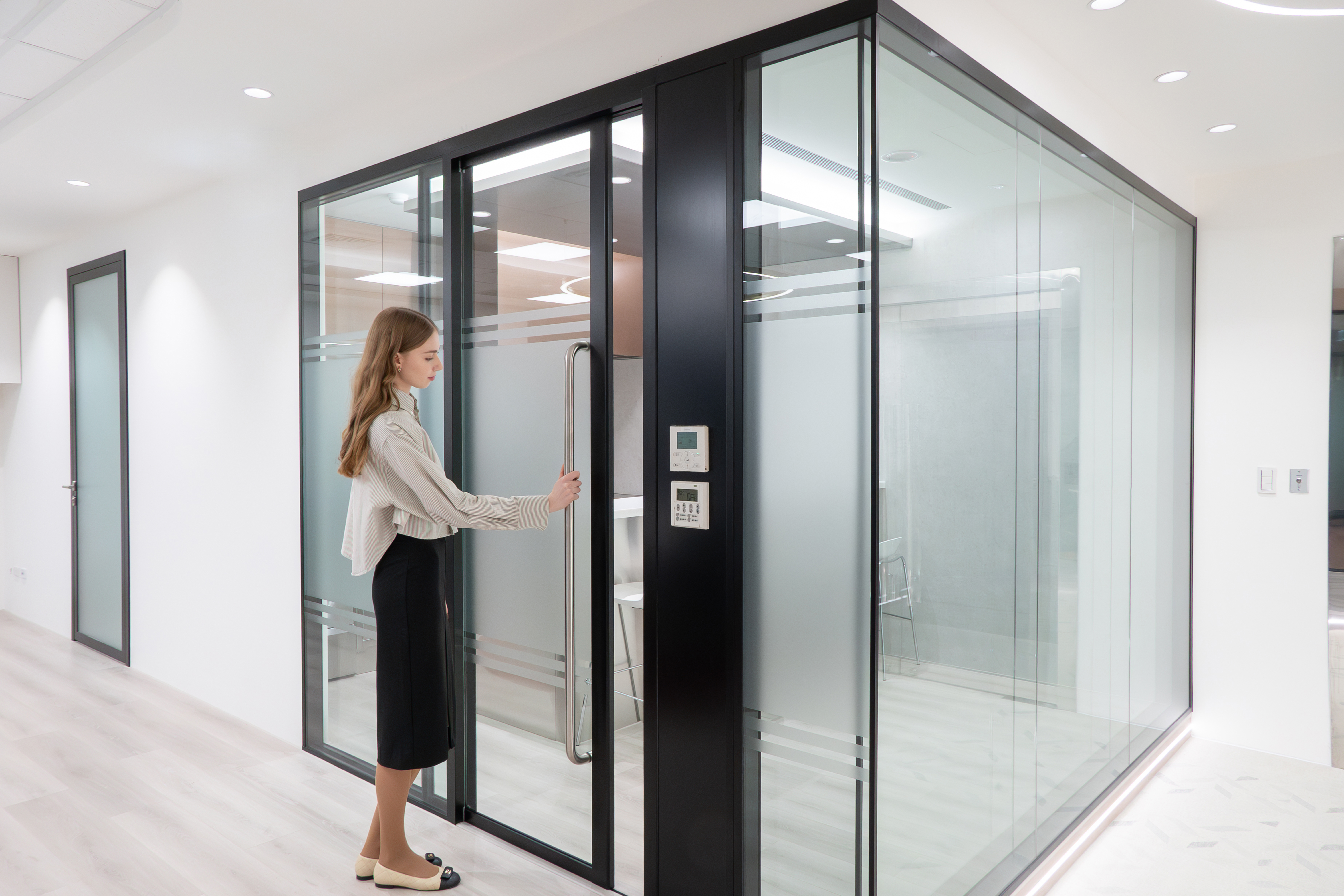 均泓國際實業&泰誠資訊 均泓國際實業&泰誠資訊